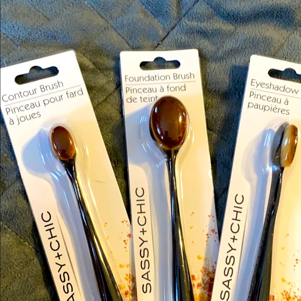 🌱 Foundation, Contouring, and Eyeshadow Brush set